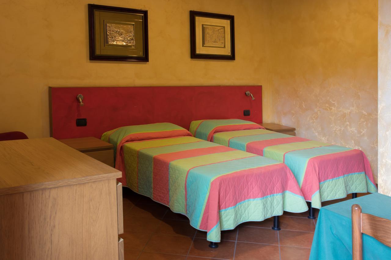 Albergo Etrusco Calusco d'Adda Екстер'єр фото