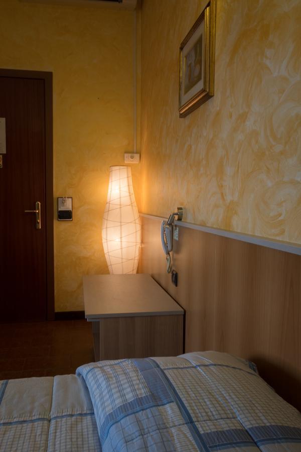 Albergo Etrusco Calusco d'Adda Екстер'єр фото